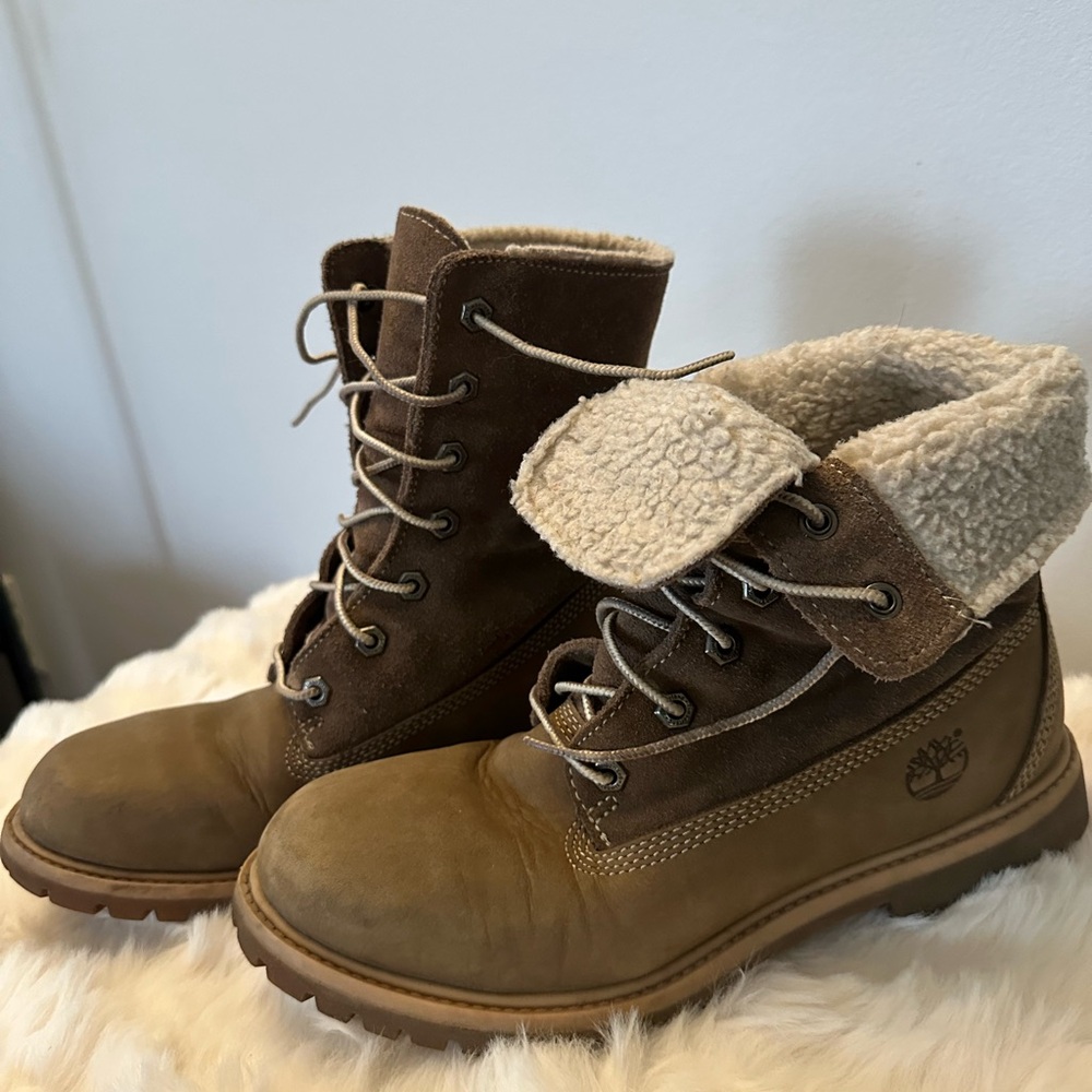 Timberland Olive and Tan Suede Fleece Roll Down Boots - Picture 2 of 9